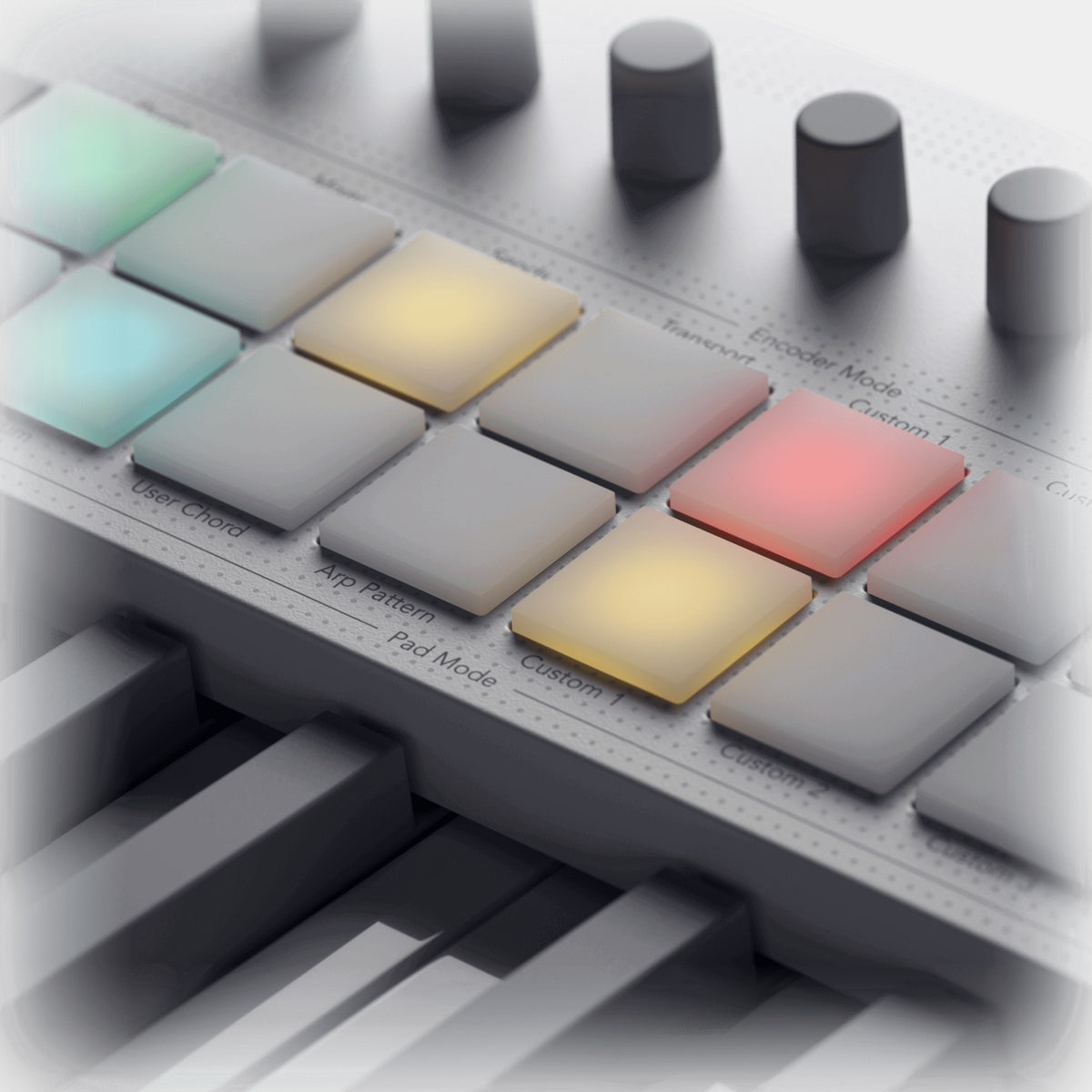 16 RGB pads, polyphonic aftertouch.