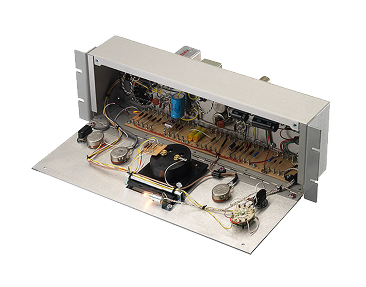 Universal Audio LA-2A Classic Leveling Amplifier — ANALOG HARDWARE series, view 3 of 3